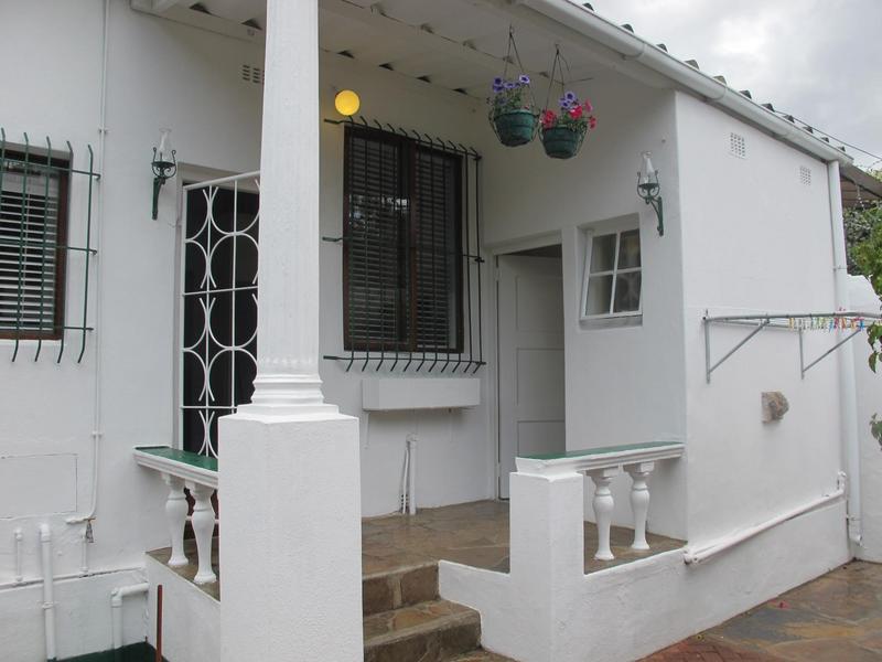 To Let 2 Bedroom Property for Rent in Wynberg Upper Western Cape
